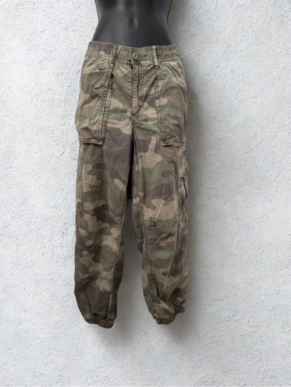 American Eagle Outfitters Women's Camo Cargo Joggers - Green